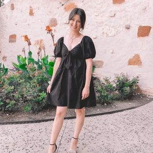 Black dress with puffed sleeves. Only worn 2x.